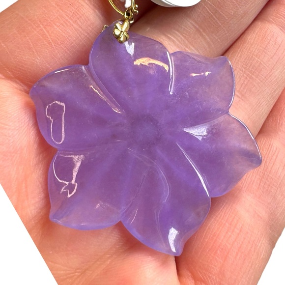 Lovely Purple lilac Jade 10k GOLD Flower pendent 2” - Picture 2 of 2